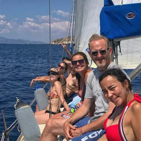 Escursione in barca a vela di mezza giornata da Cagliari