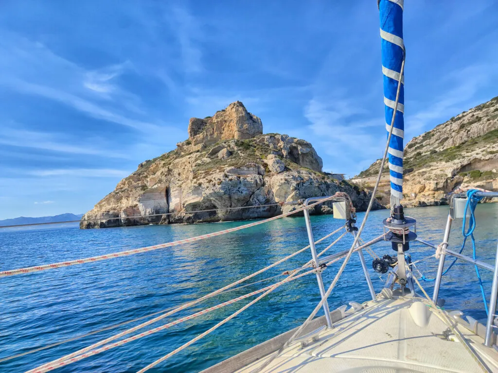 Escursione in barca a vela di mezza giornata da Cagliari