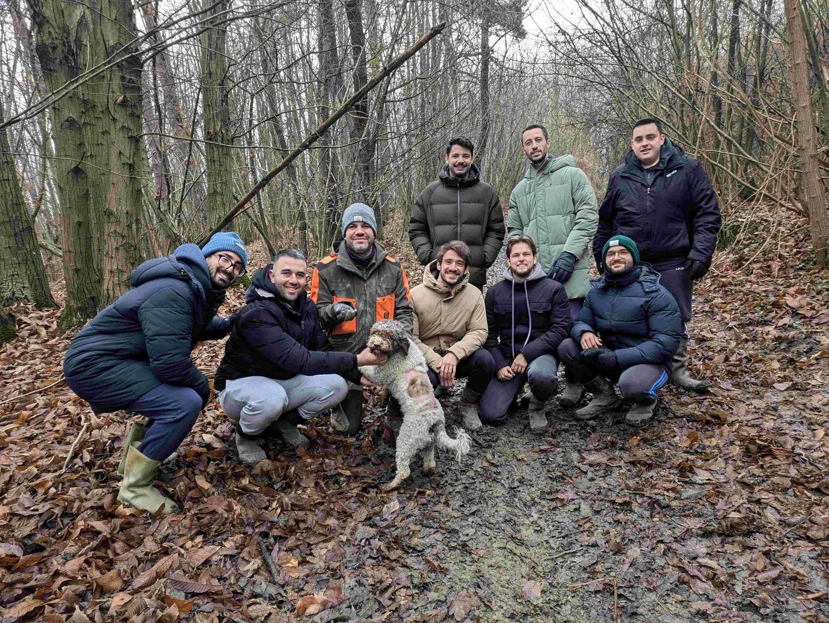 Caccia al tartufo nelle Langhe tra le colline di Alba