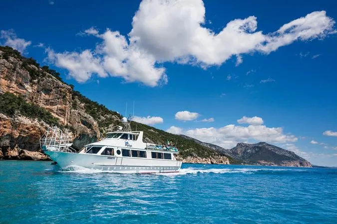 Minicrociera da Cala Gonone alle Grotte del Bue Marino, Cala Luna e Cala Sisine