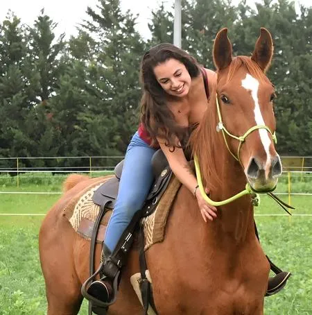 Passeggiata a cavallo sul lungotevere a Perugia