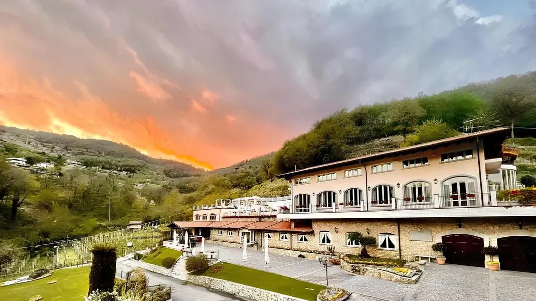 Degustazione vini e pranzo sul Lago d'Iseo