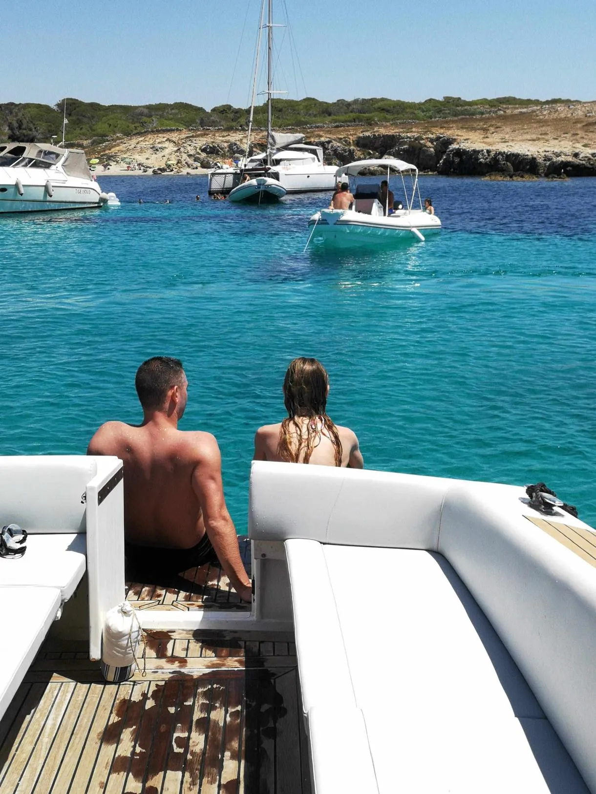 Gita in barca giornaliera dal porto di Favignana alle calette dell'isola