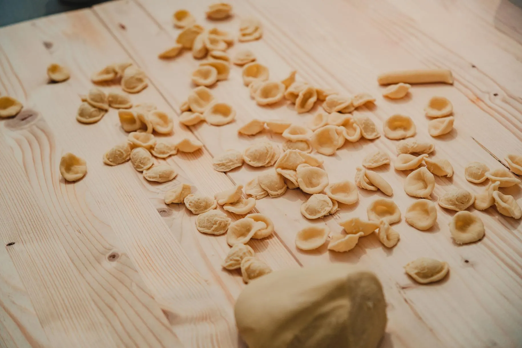 Lezione di cucina tipica pugliese e aperitivo a Polignano
