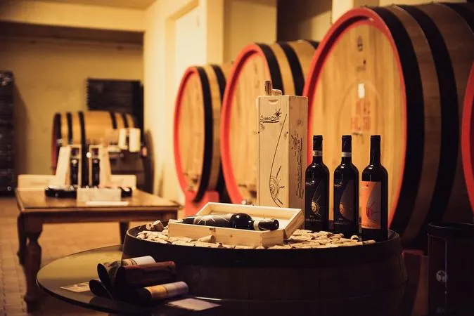 Degustazione di vino in Val d'Orcia a Montalcino