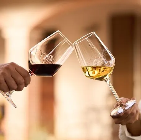 Degustazione di vino e di prodotti tipici a Montepulciano