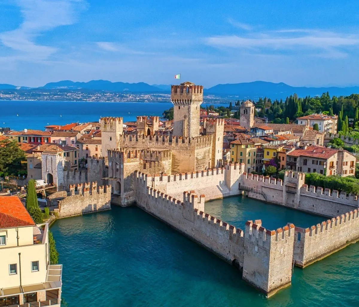 Giro in barca di gruppo sul Lago di Garda da Sirmione