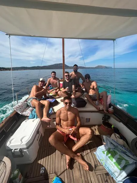 Escursione in barca di mezza giornata tra Tavolara e Punta Coda Cavallo da Porto San Paolo