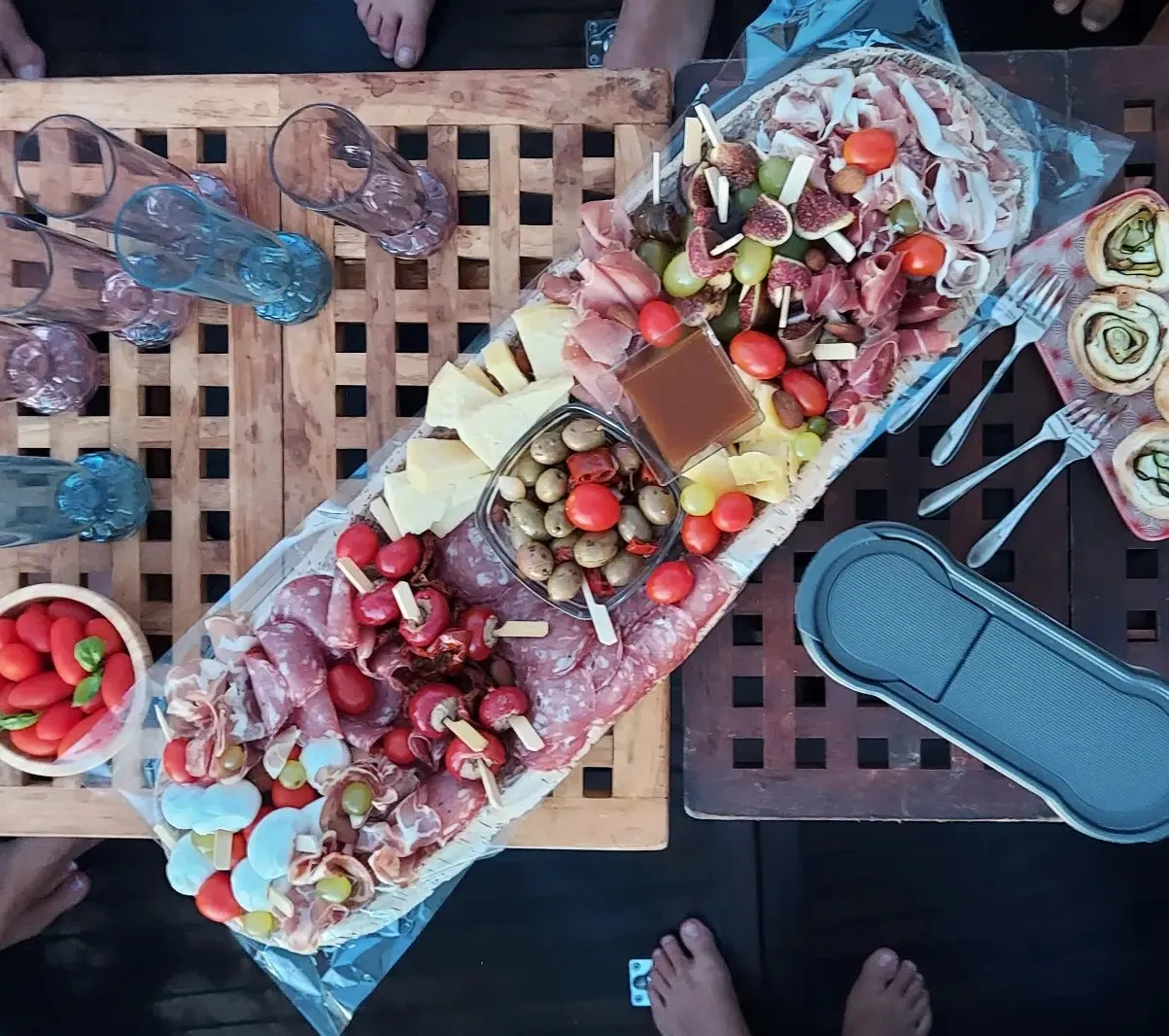 Aperitivo in barca al tramonto a Tavolara da Porto San Paolo