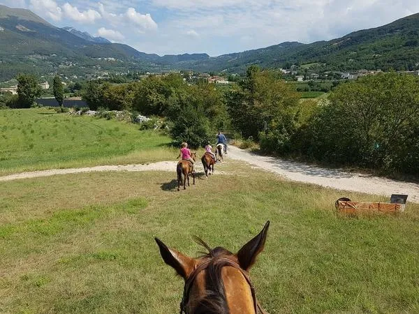 Passeggiata a cavallo nell'entroterra del Lago di Garda a Caprino Veronese