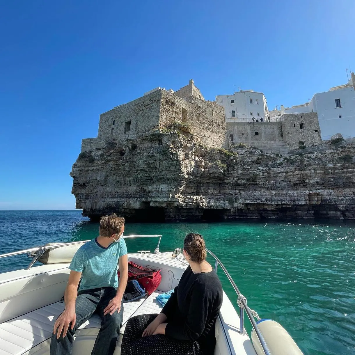 Giro in barca in esclusiva alle grotte di Polignano a Mare