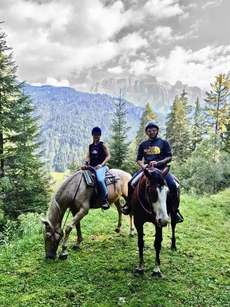 Passeggiata romantica a Cavallo in Val di Fassa