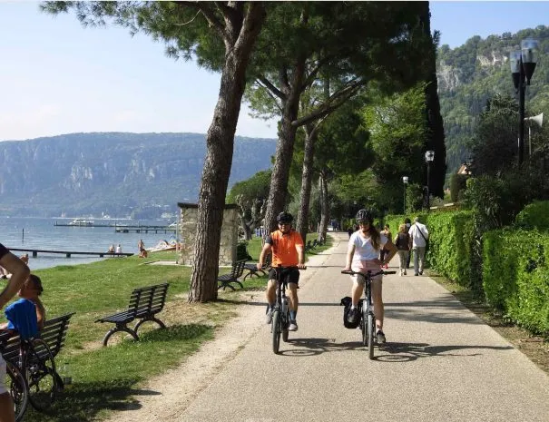 Giro in bici al lago di Garda da Verona con pranzo