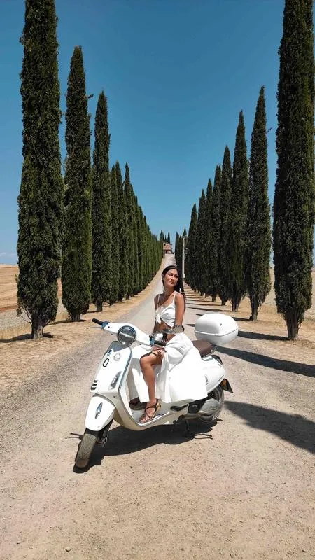 Giro della Val d'Orcia in Vespa d'epoca da Pienza