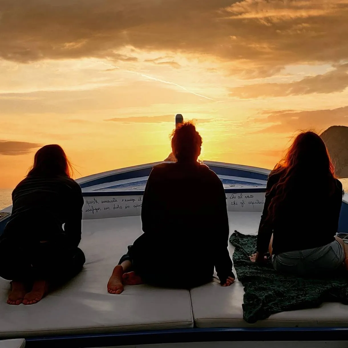 Aperitivo al tramonto in barca a Levanto