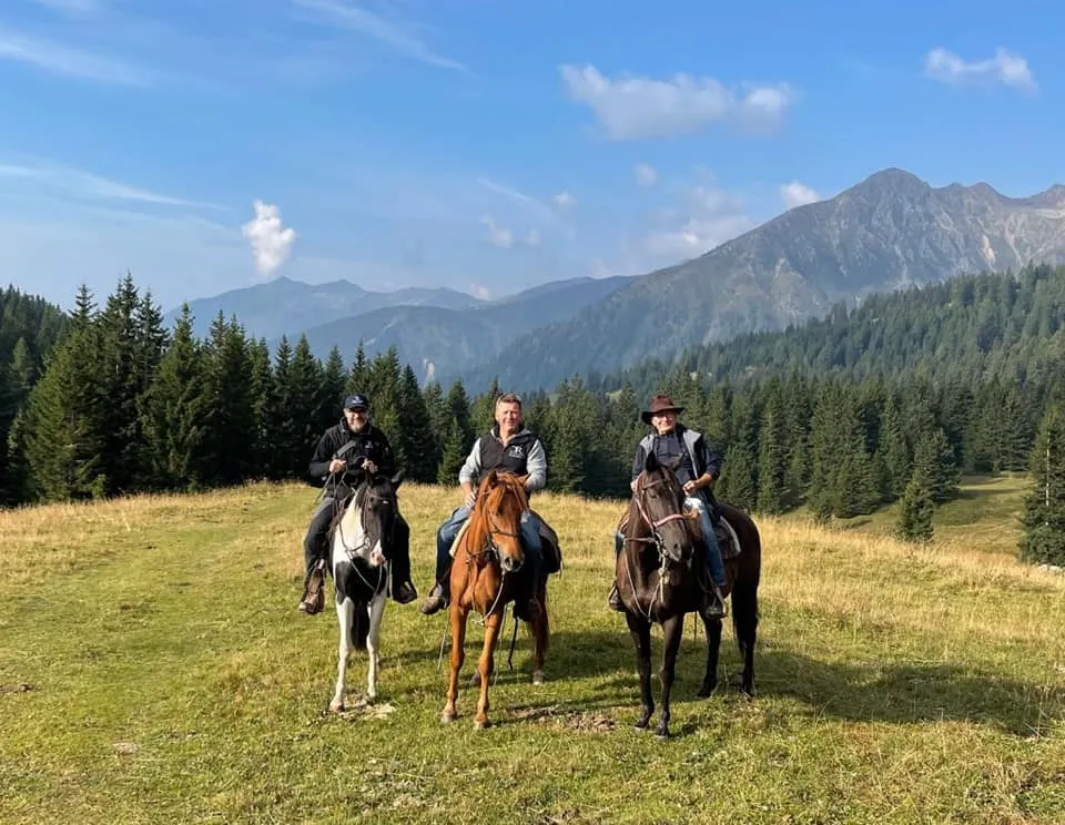 Passeggiata a cavallo sopra le Dolomiti Brenta