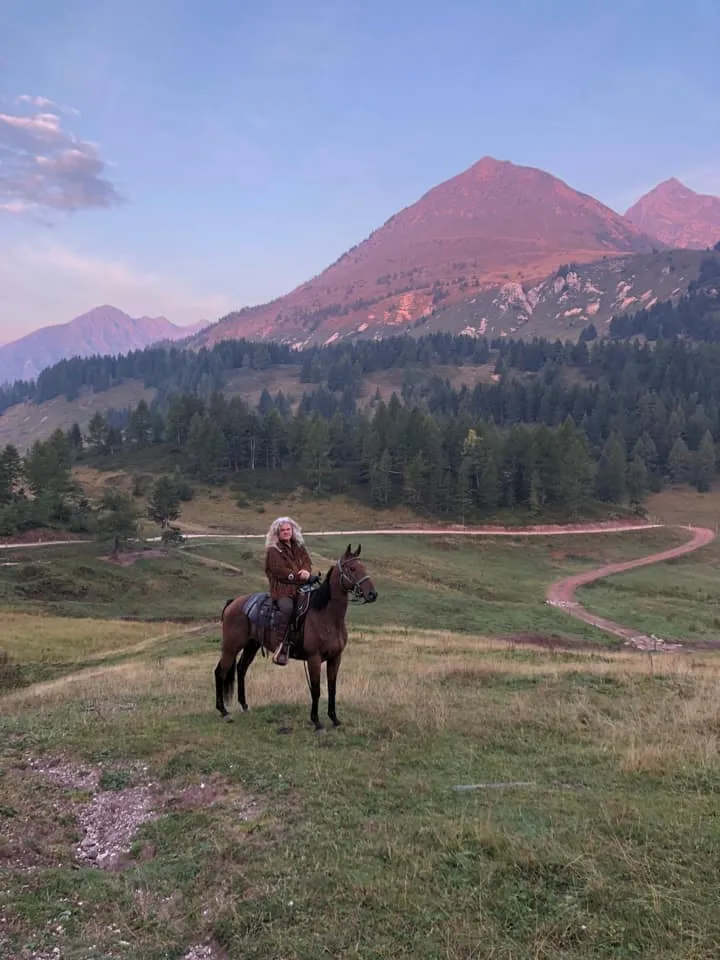 Passeggiata a cavallo sopra le Dolomiti Brenta