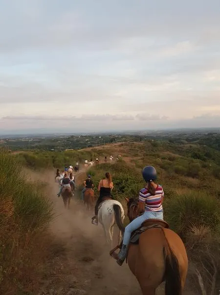 Passeggiata a cavallo nel Parco di Veio a Roma Nord