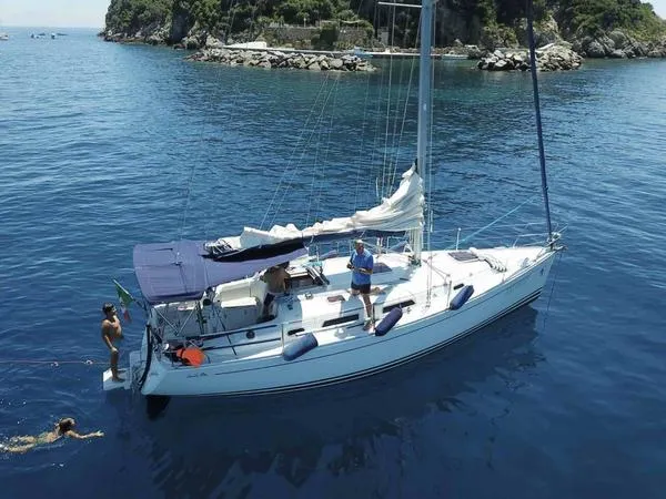 Giro in barca a vela in esclusiva vicino a Alassio