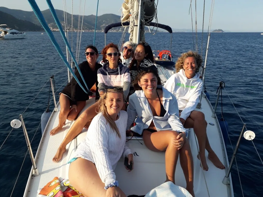 Giro in barca a vela in esclusiva vicino a Alassio