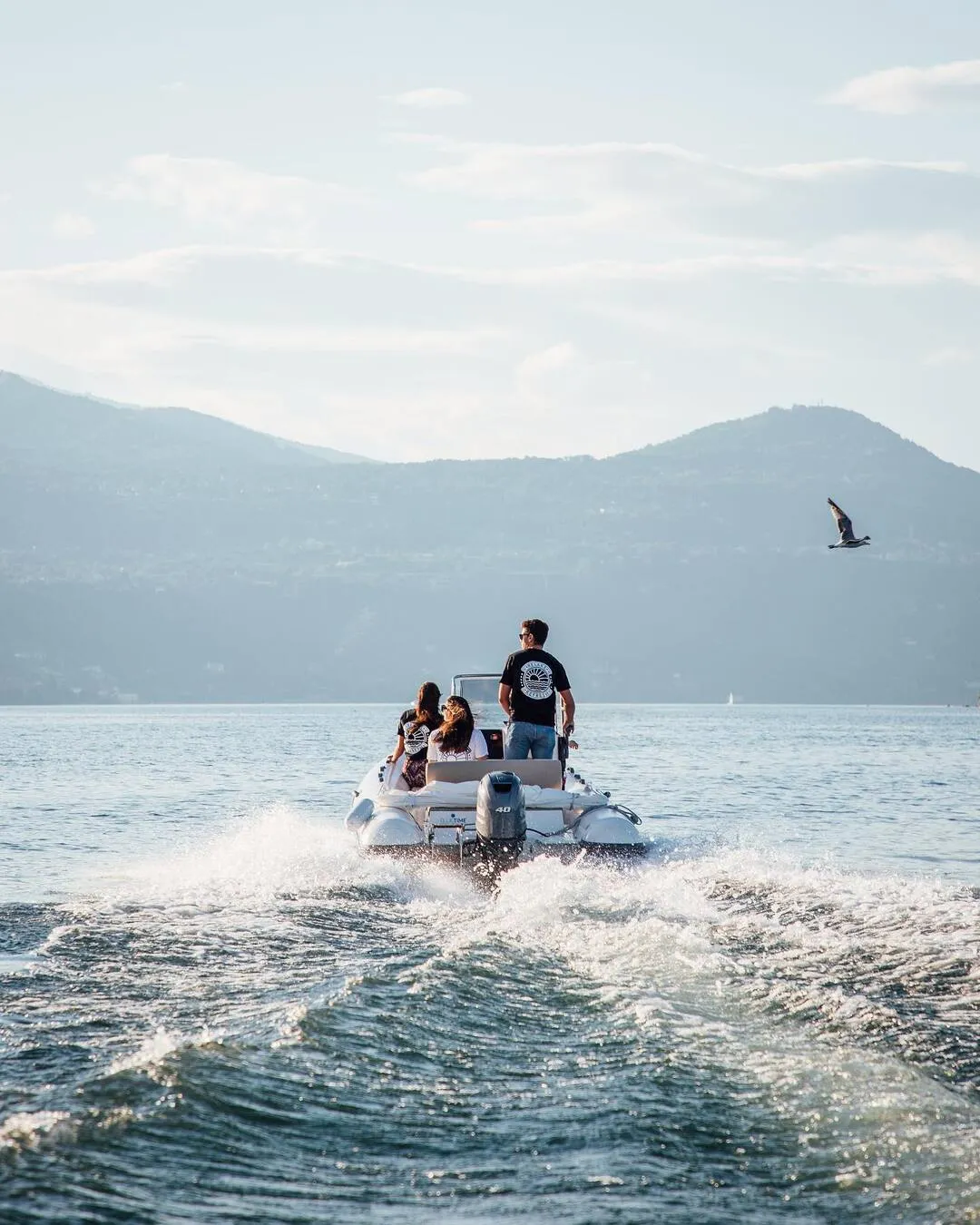 Giro in barca privata sul Lago Maggiore da Sesto Calende