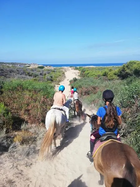 Passeggiata a cavallo in riva al mare ad Alghero