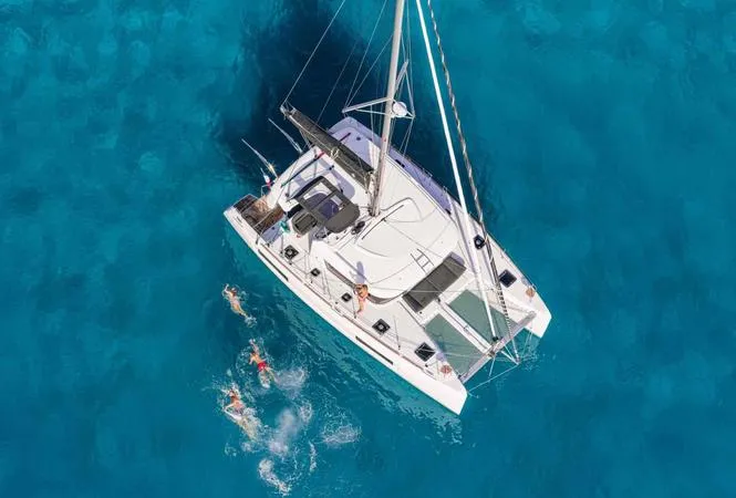 Giornata in catamarano alla Maddalena da Poltu Quatu