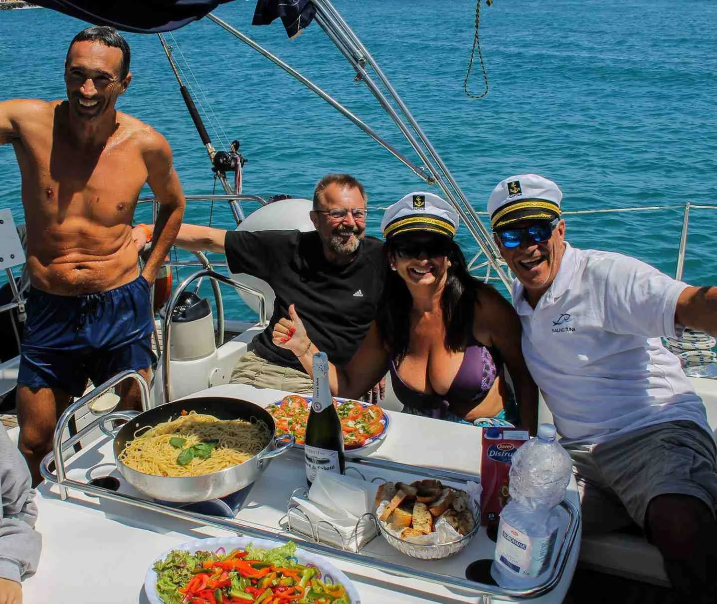 Giornata in barca a vela alla Maddalena con pranzo a bordo