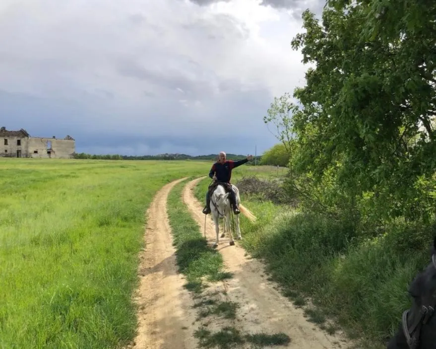 Passeggiata a cavallo sulle colline del Monferrato