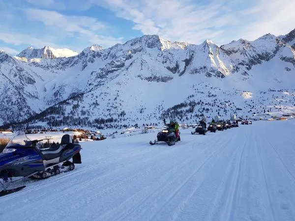 Escursione in motoslitta a Ponte di Legno - Tonale