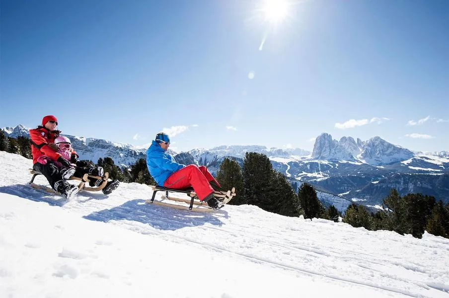 Discesa sulla pista da slittino Rasciesa a Ortisei