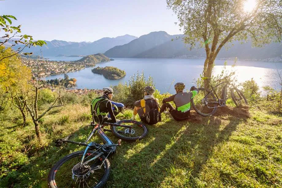 E-bike tour lungo la Tremezzina da Argegno