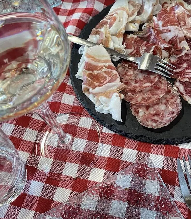 Cena in vigna nell'Oltrepò Pavese