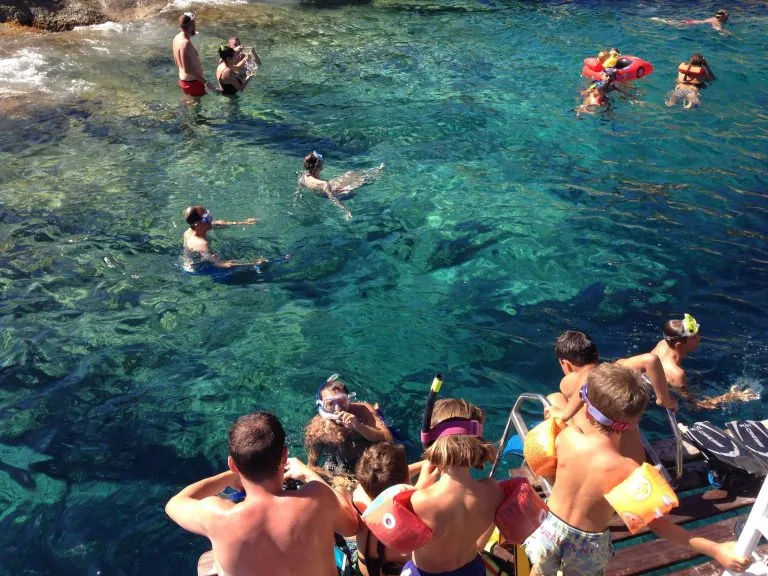 Giornata in catamarano all'Argentario con snorkeling e pranzo