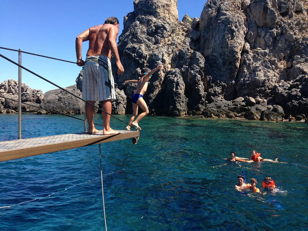 Giornata in catamarano all'Argentario con snorkeling e pranzo