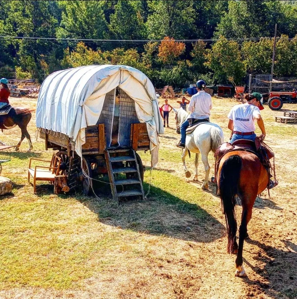Passeggiata a cavallo nella campagna toscana fuori Firenze