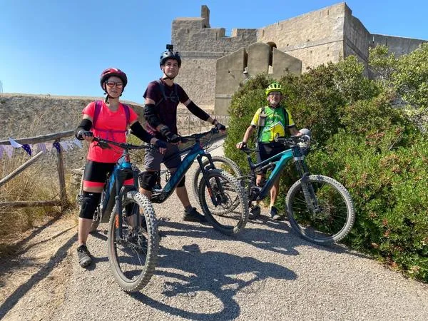 Giro in e-bike all'Argentario da Porto Santo Stefano