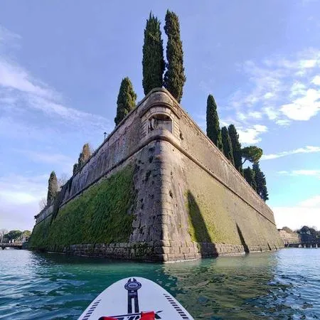 SUP tour delle mura di Peschiera del Garda