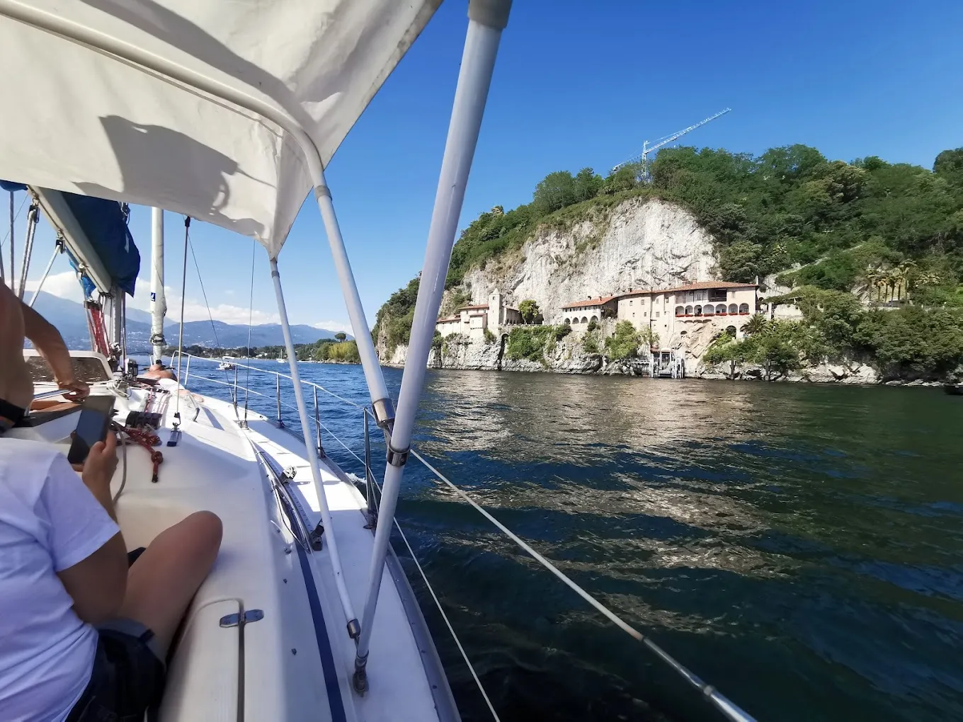 Aperitivo in barca a vela al Lago Maggiore in esclusiva