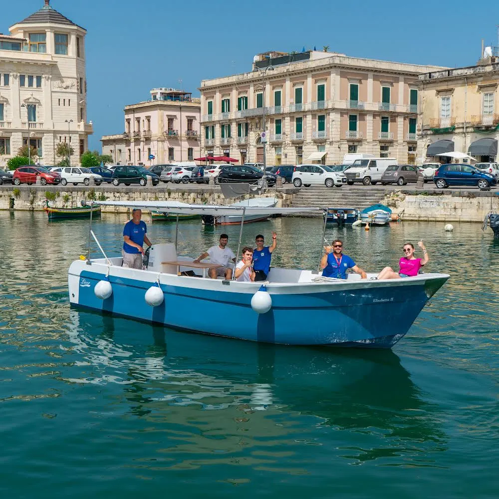 Giro in barca ad Ortigia con aperitivo