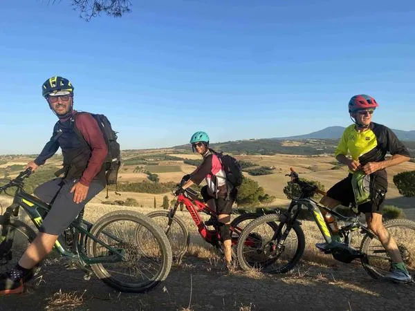 Giro in e-bike da Montalcino con degustazione di Brunello