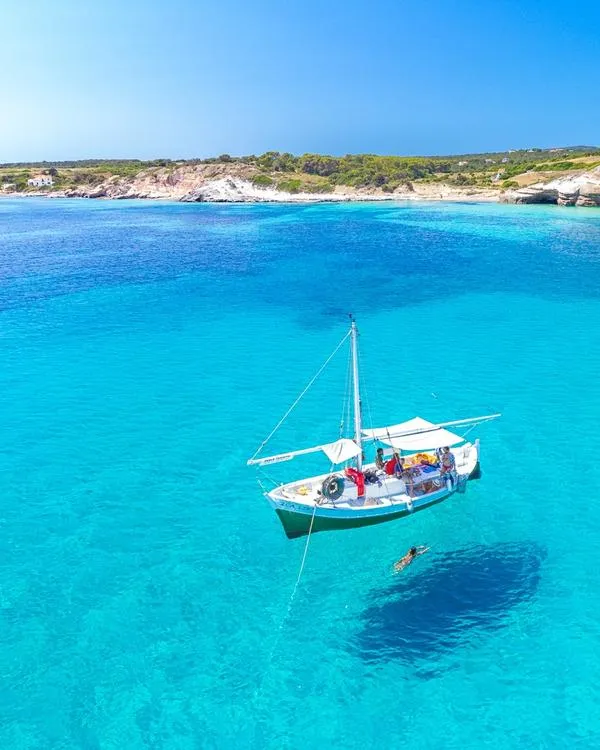 Escursione in barca a Carloforte con pranzo a bordo