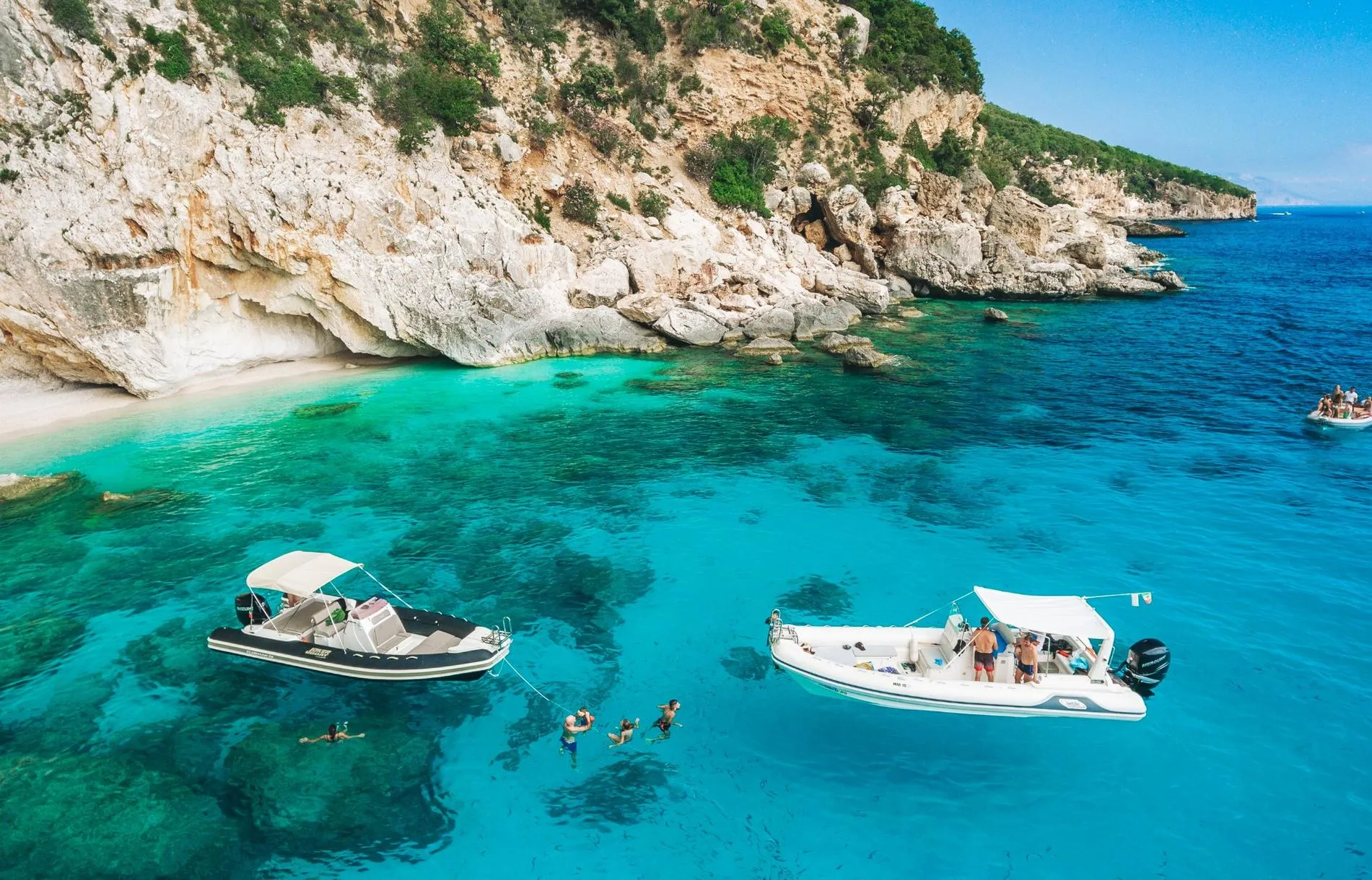 Escursione in gommone della Costa di Baunei