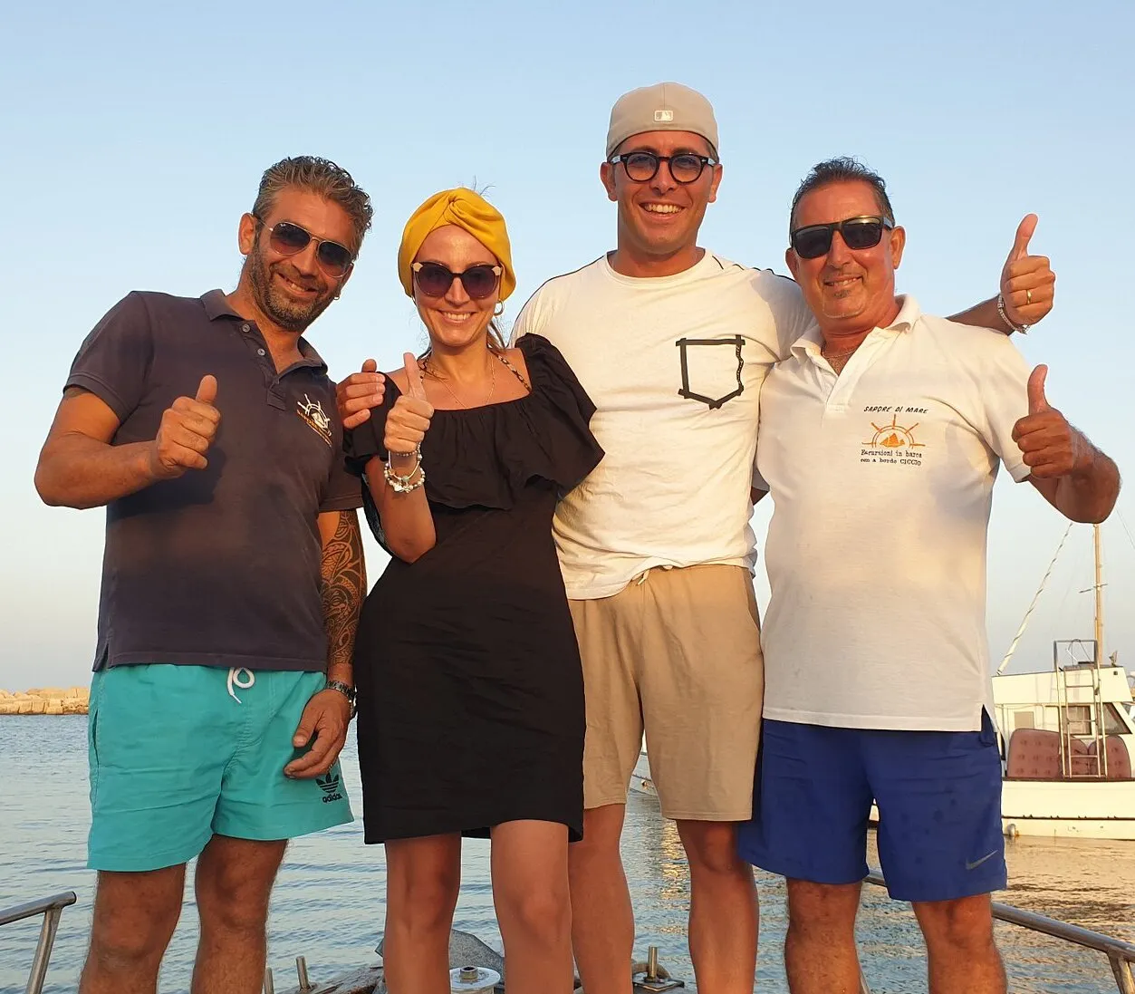 Aperitivo in barca al tramonto a Marzamemi