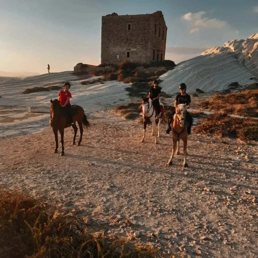 Passeggiata a cavallo in campagna ad Agrigento