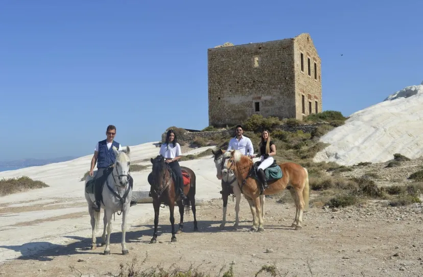 Passeggiata a cavallo in campagna ad Agrigento