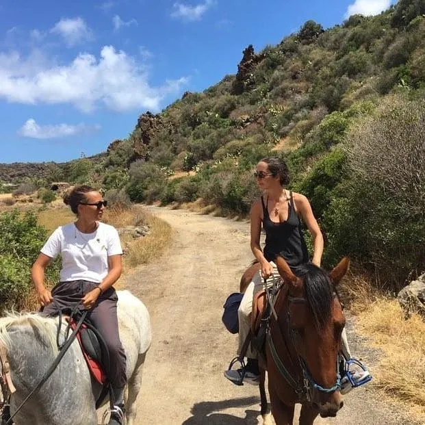 Escursione a cavallo a Pantelleria