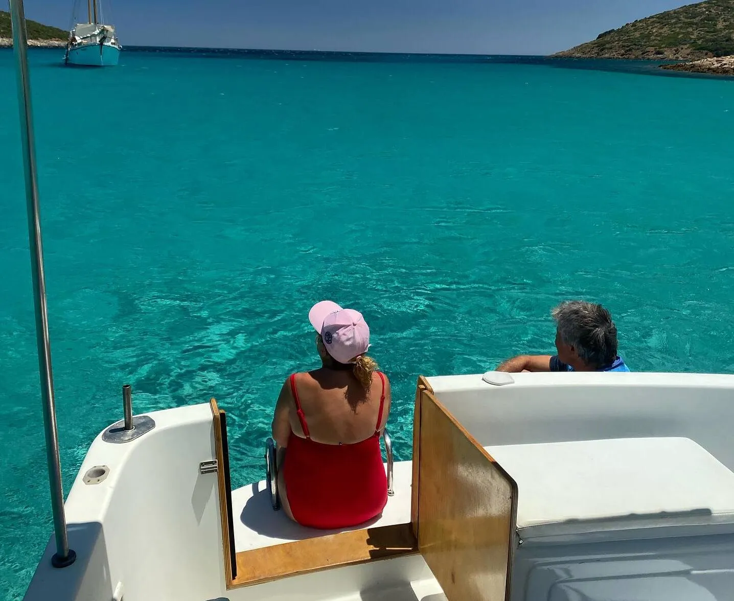 Escursione in barca da Teulada con aperitivo a bordo