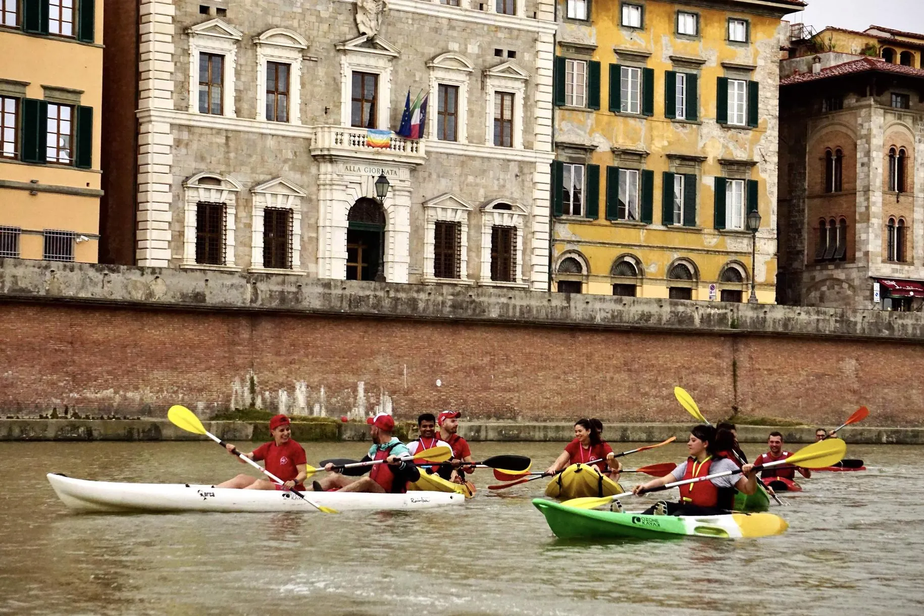 Kayak tour di Pisa dal fiume Arno