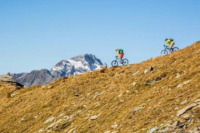 E-bike tour in Valmalenco e aperitivo con bike Bernina